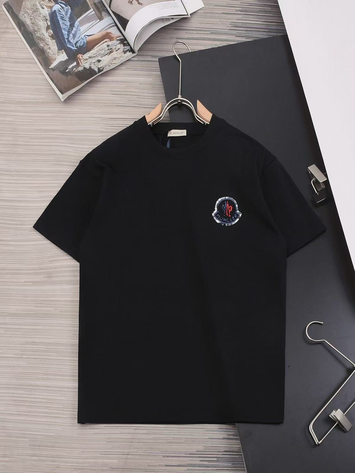 詳細な写真と価格については私に連絡してください。