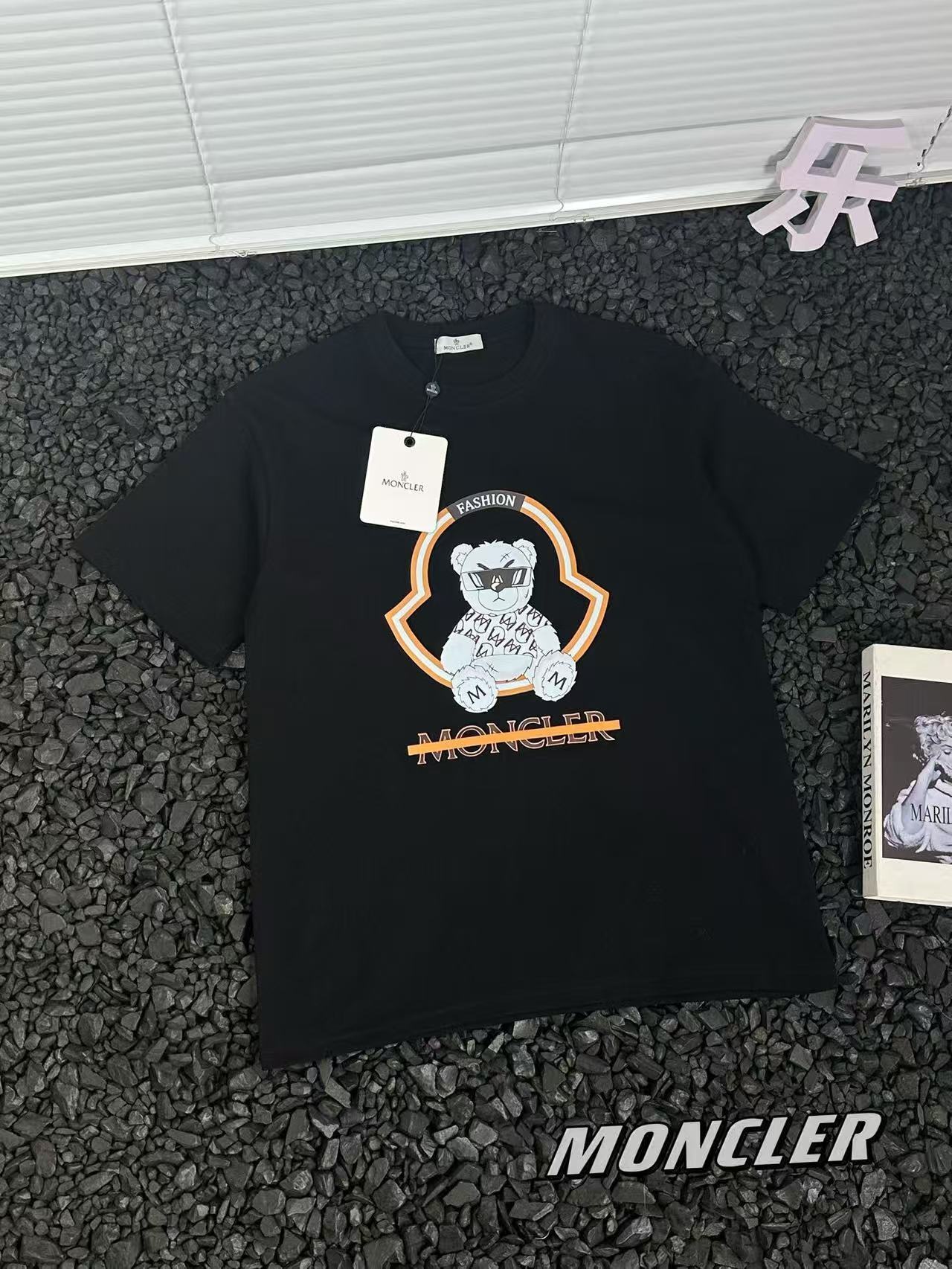 詳細な写真と価格については私に連絡してください。