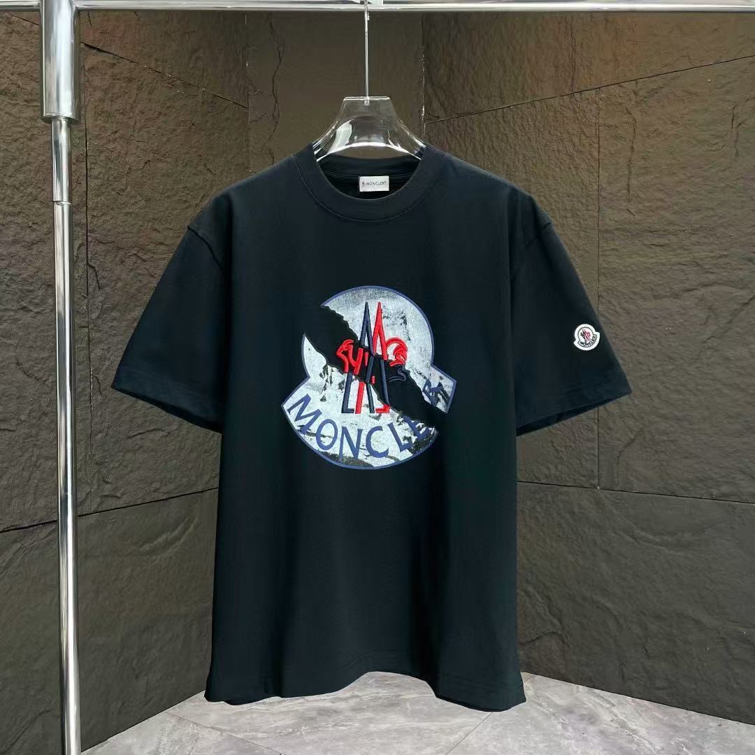 詳細な写真と価格については私に連絡してください。