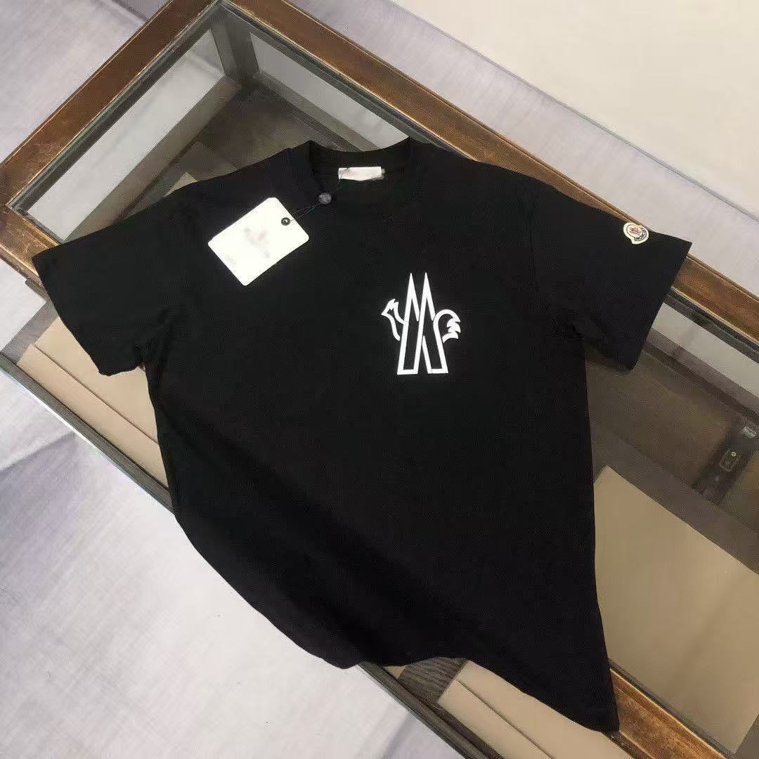 詳細な写真と価格については私に連絡してください。