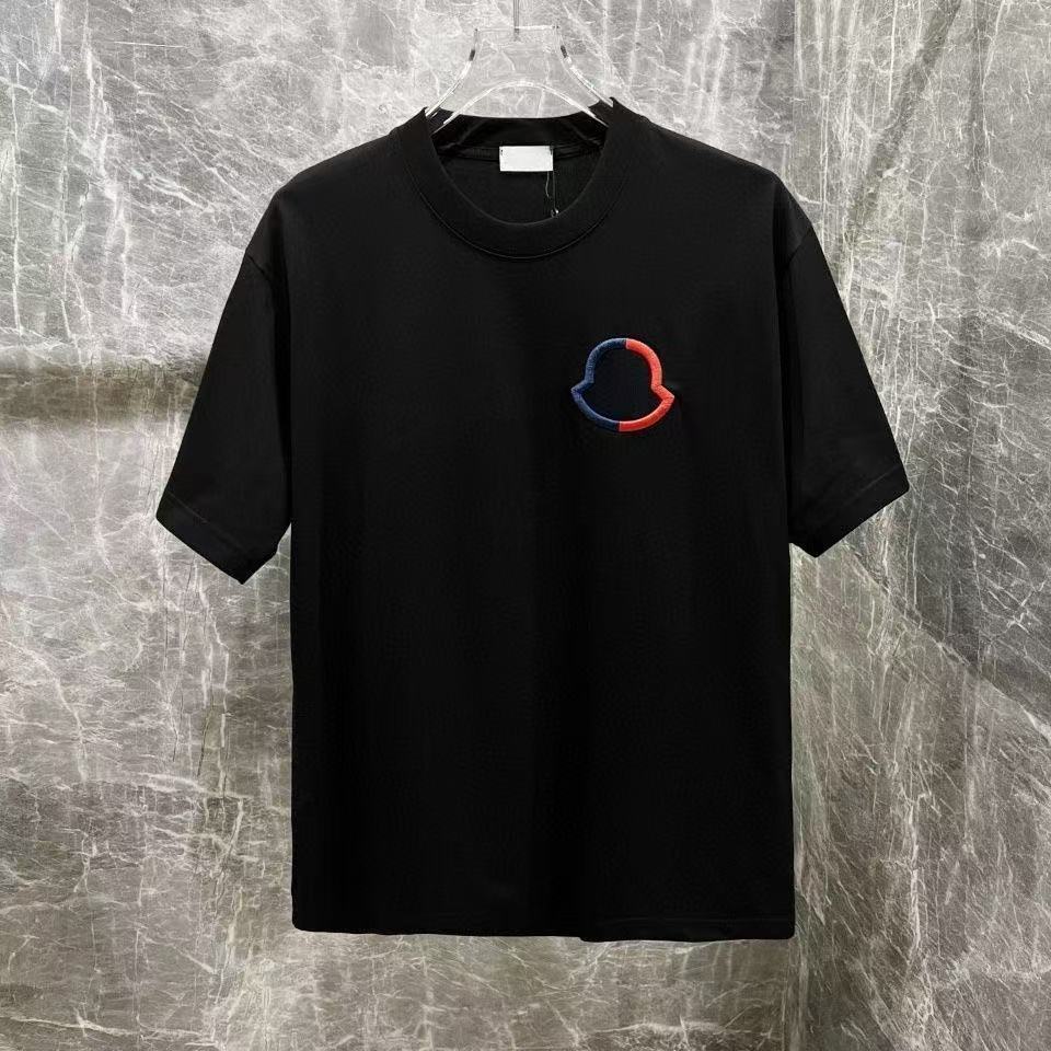 詳細な写真と価格については私に連絡してください。