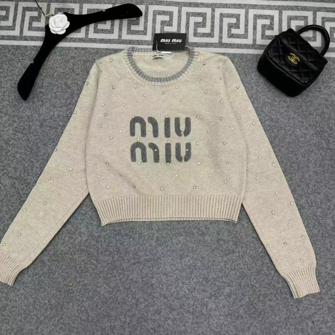 詳細な写真と価格については私に連絡してください。