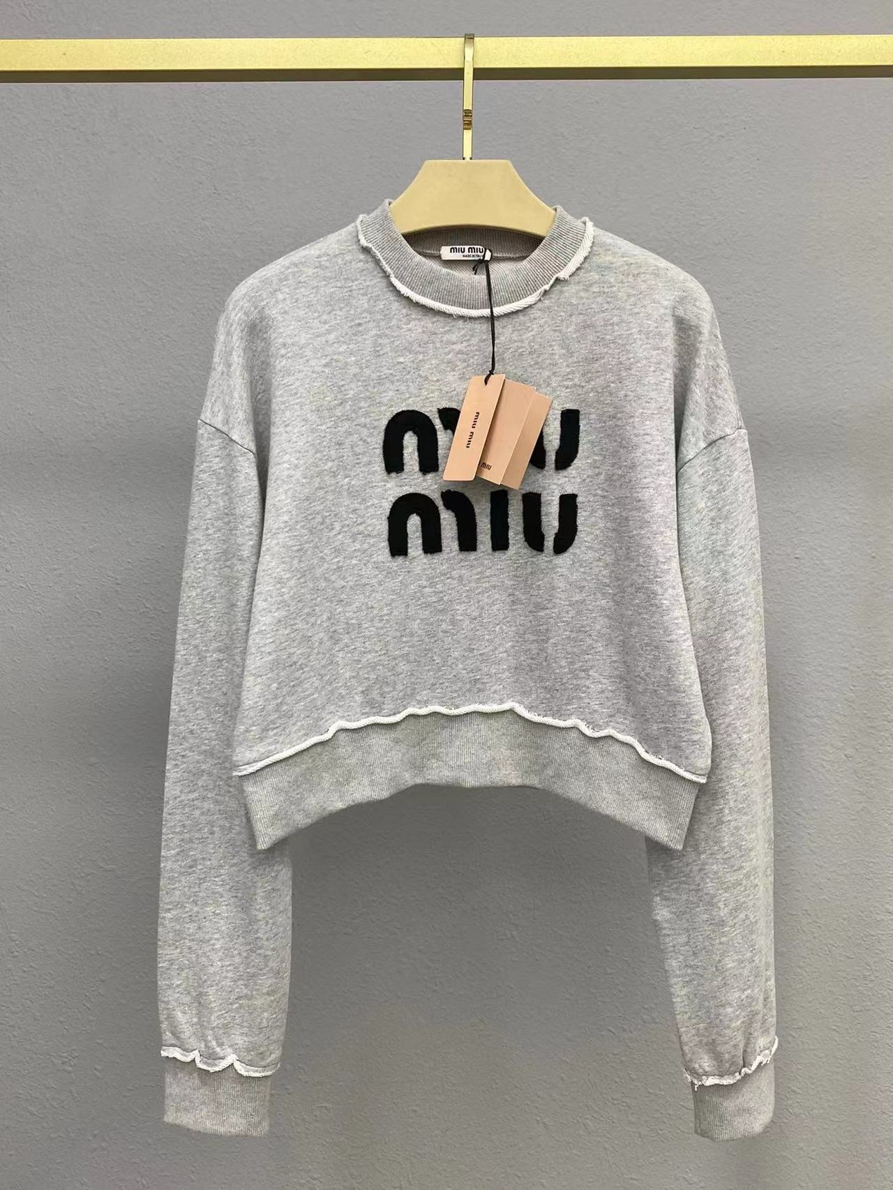 詳細な写真と価格については私に連絡してください。