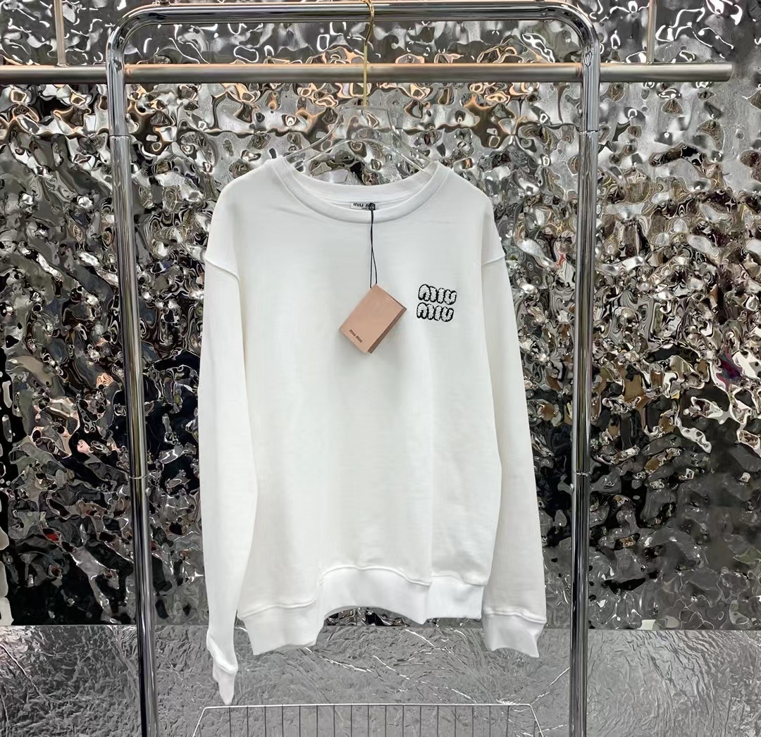 詳細な写真と価格については私に連絡してください。