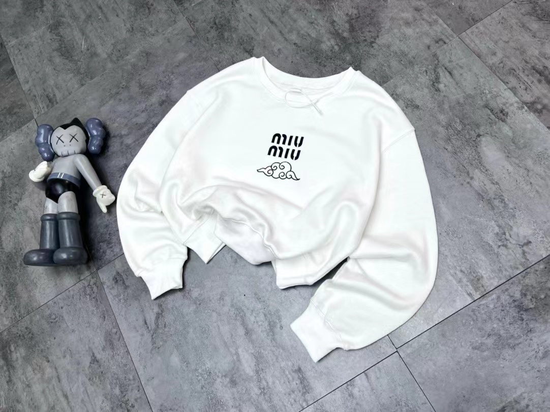 詳細な写真と価格については私に連絡してください。