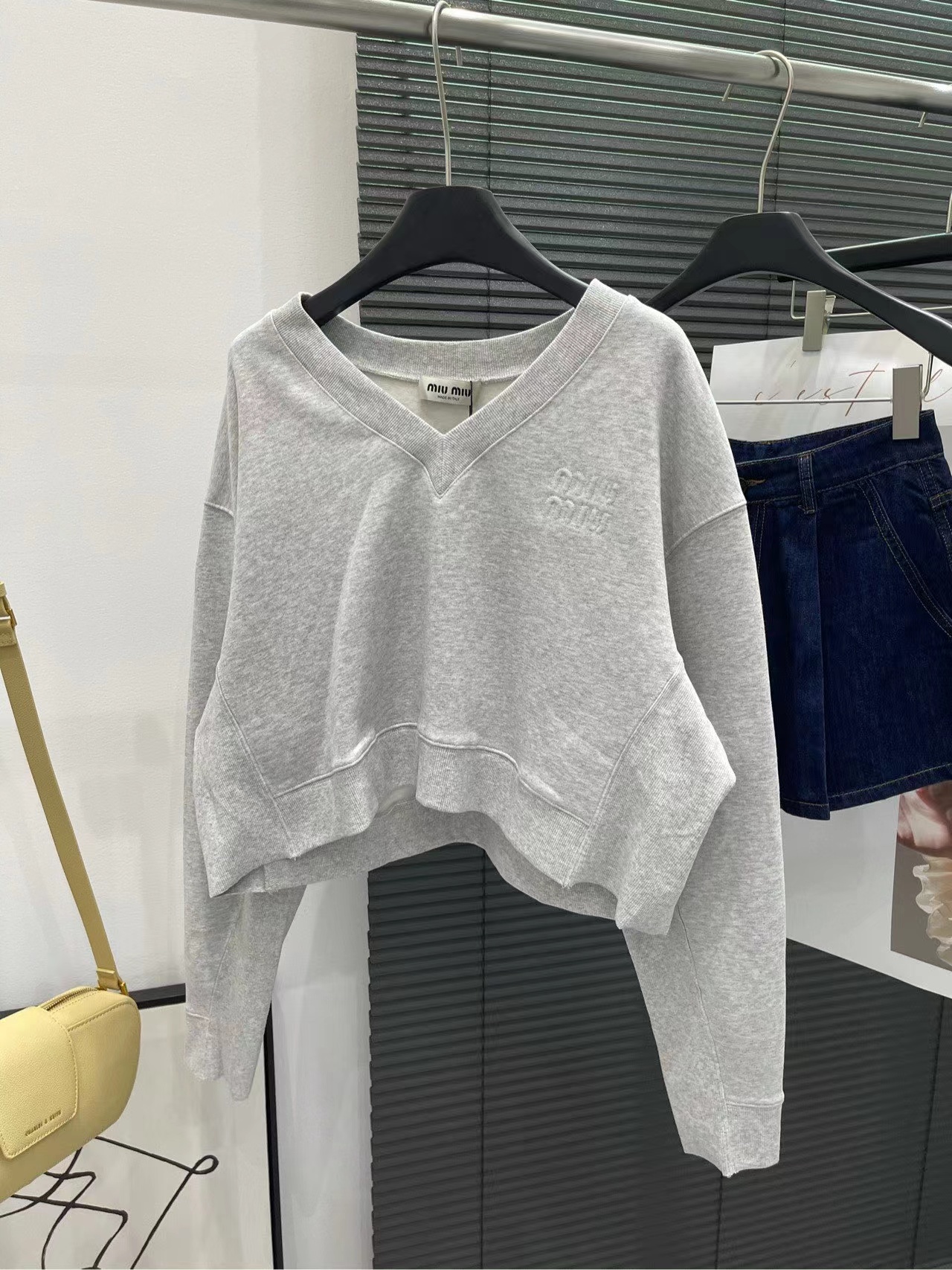 詳細な写真と価格については私に連絡してください。