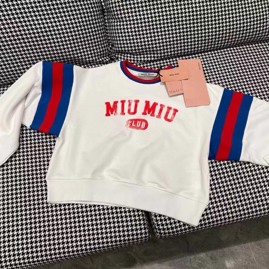 詳細な写真と価格については私に連絡してください。