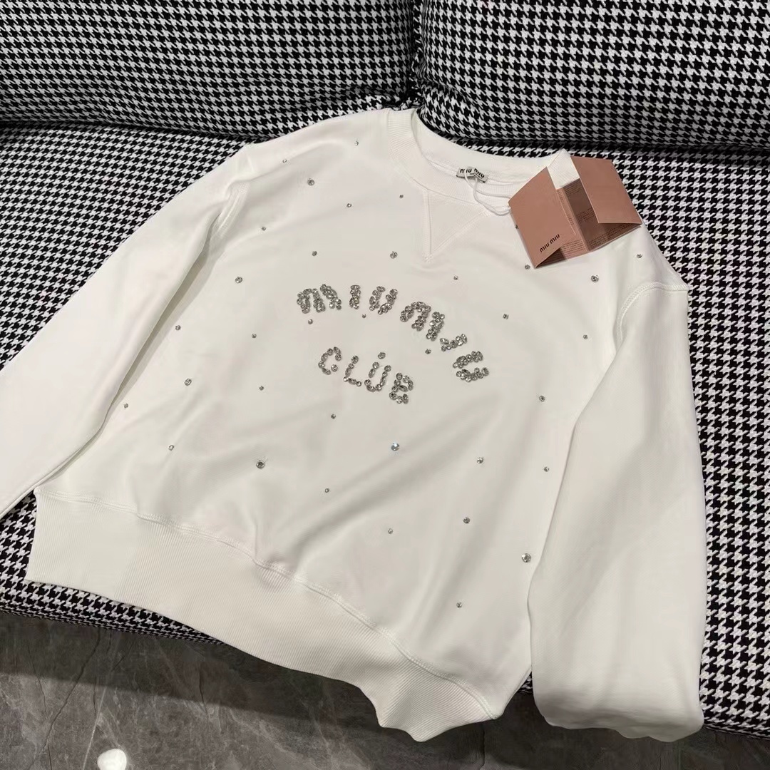 詳細な写真と価格については私に連絡してください。