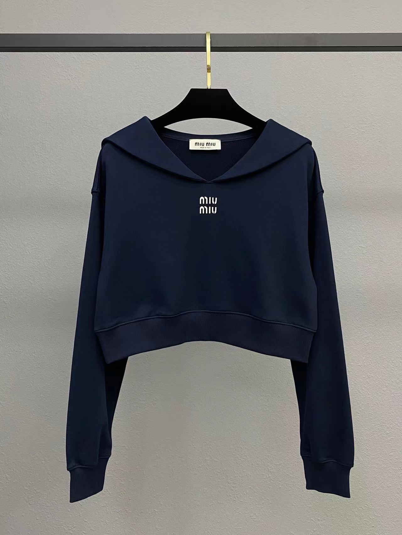 詳細な写真と価格については私に連絡してください。