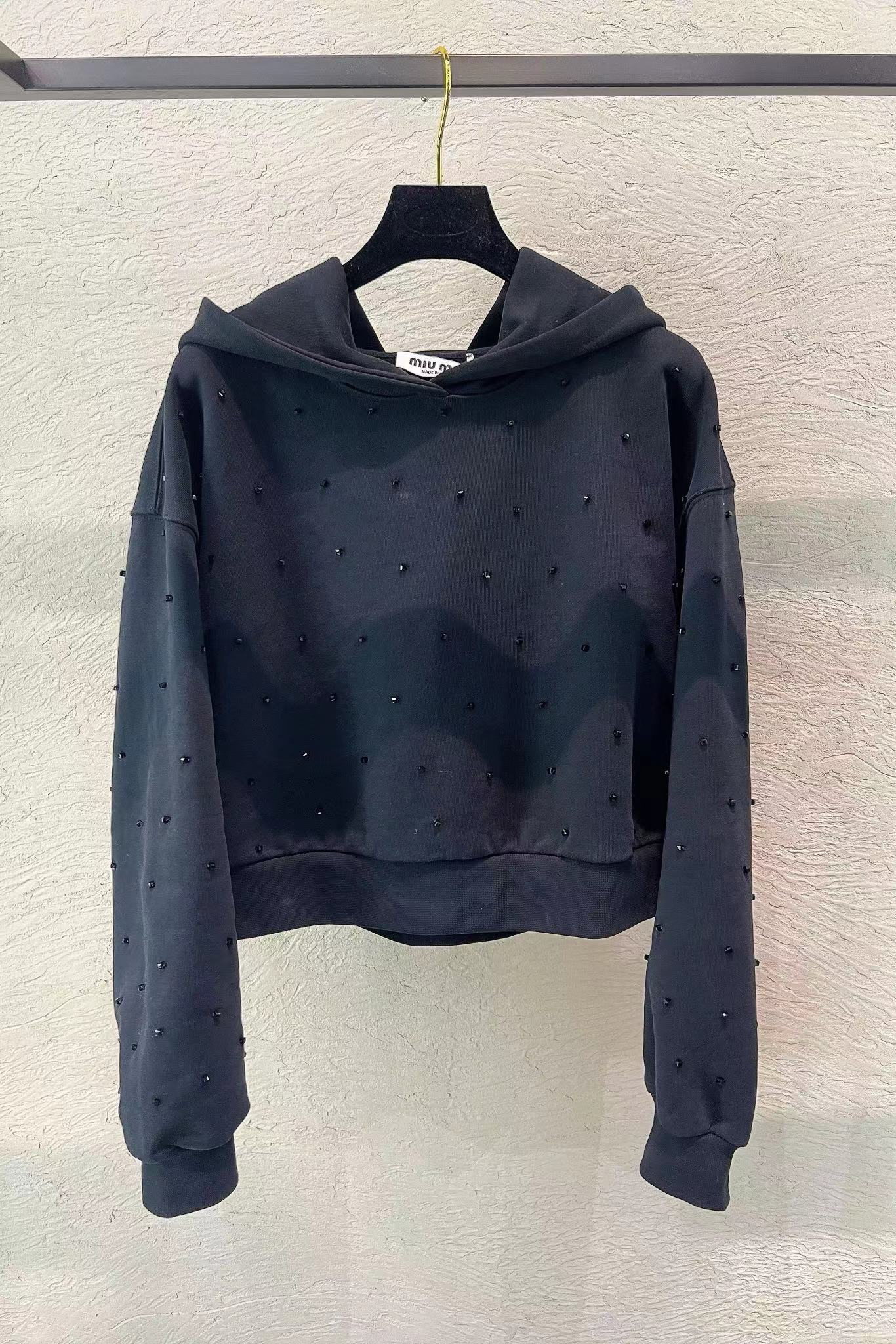 詳細な写真と価格については私に連絡してください。