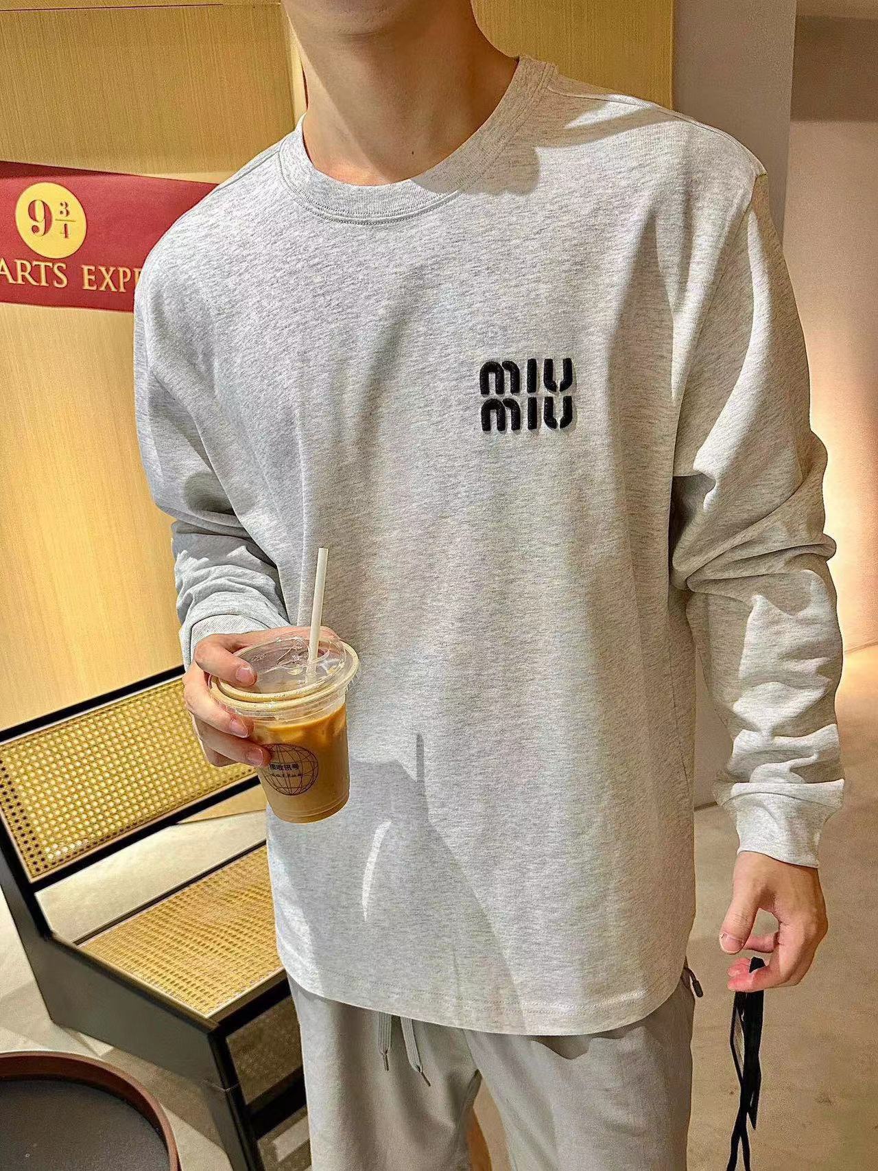 詳細な写真と価格については私に連絡してください。