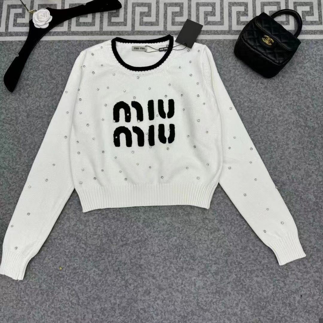 詳細な写真と価格については私に連絡してください。