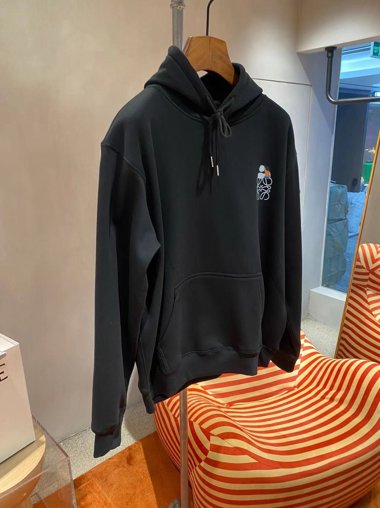 詳細な写真と価格については私に連絡してください。