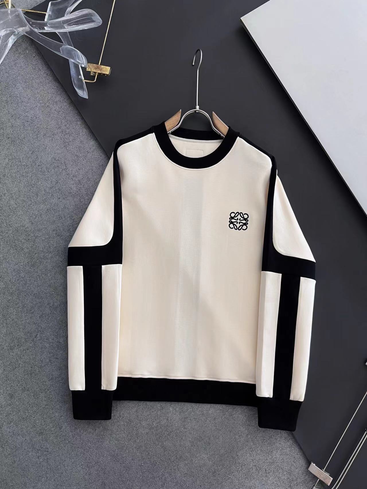 詳細な写真と価格については私に連絡してください。