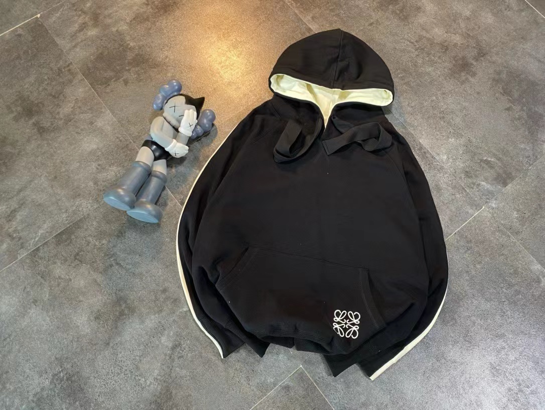 詳細な写真と価格については私に連絡してください。