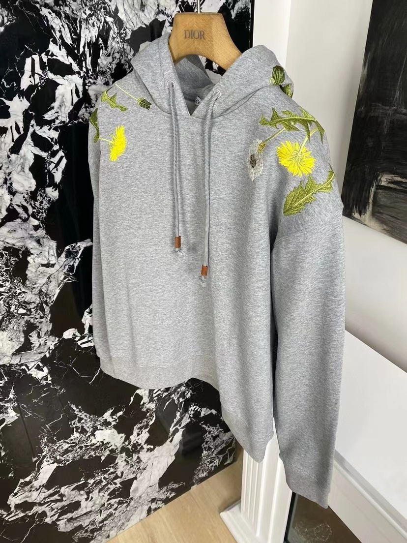 詳細な写真と価格については私に連絡してください。