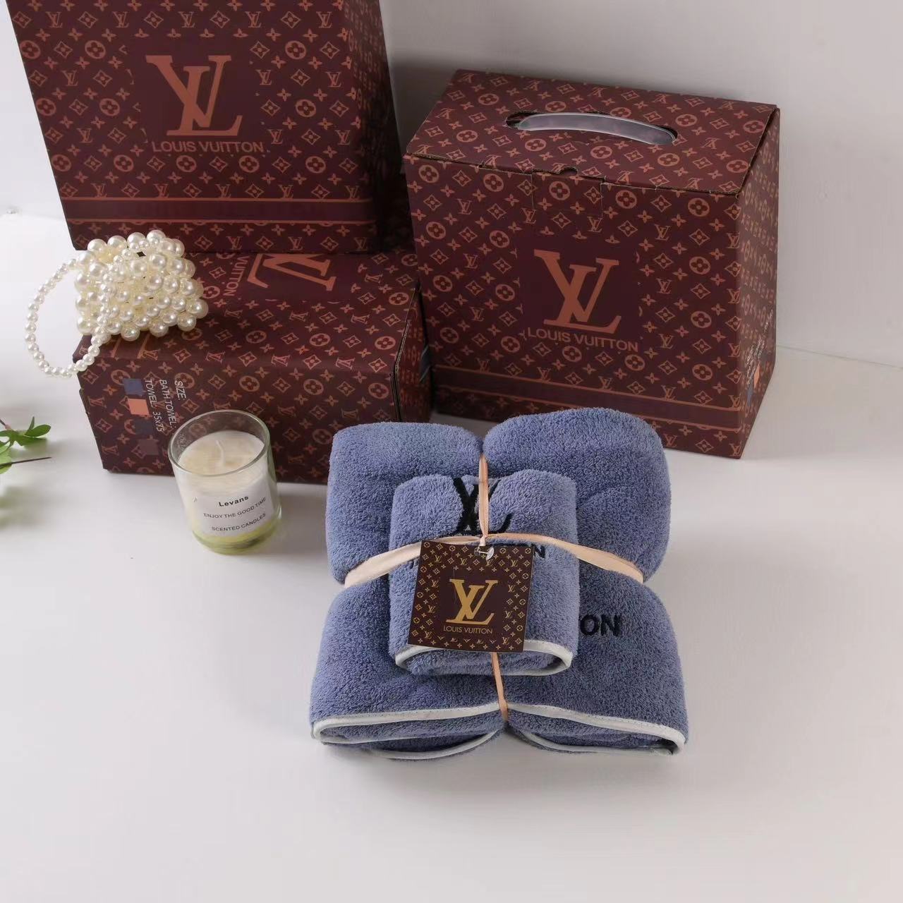 詳細な写真と価格については私に連絡してください。