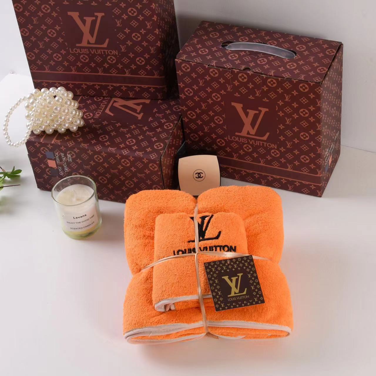 詳細な写真と価格については私に連絡してください。