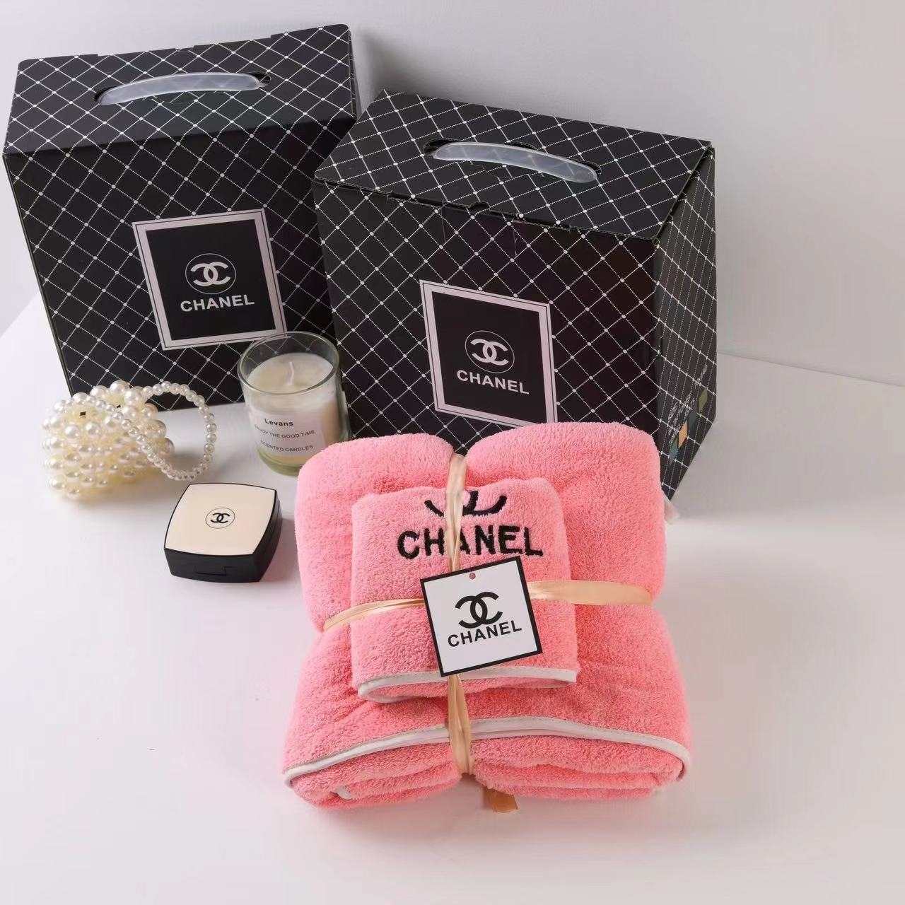 詳細な写真と価格については私に連絡してください。