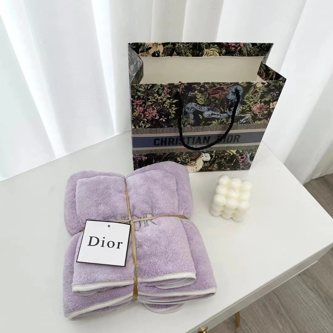 詳細な写真と価格については私に連絡してください。