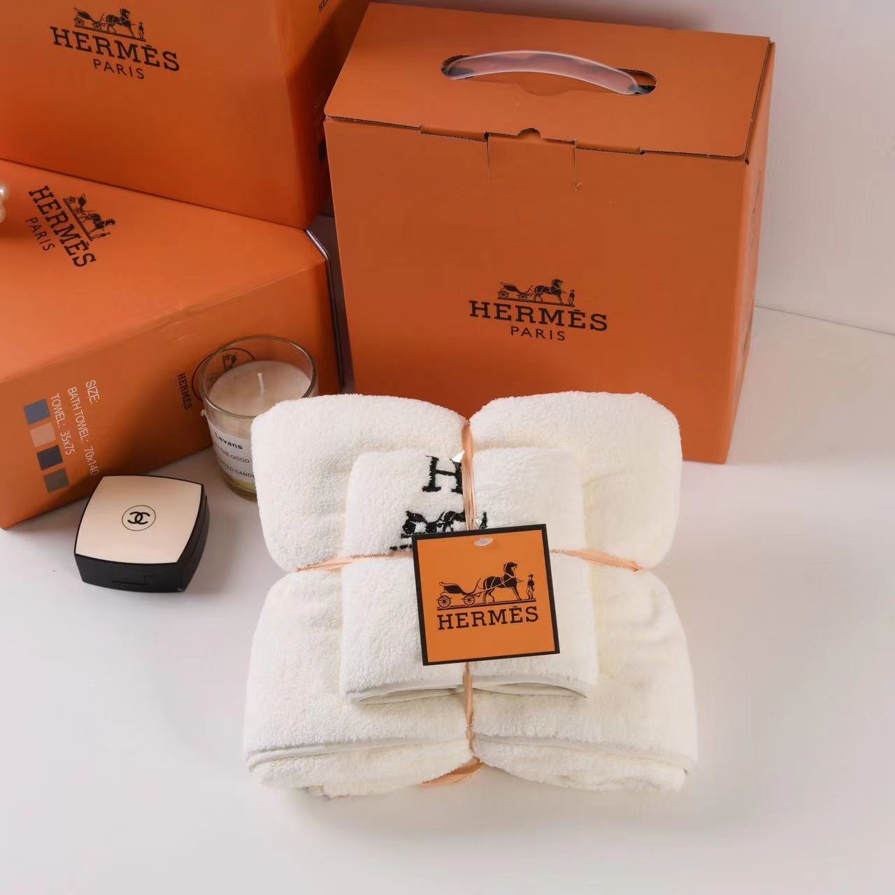 詳細な写真と価格については私に連絡してください。