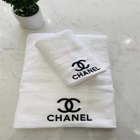 詳細な写真と価格については私に連絡してください。