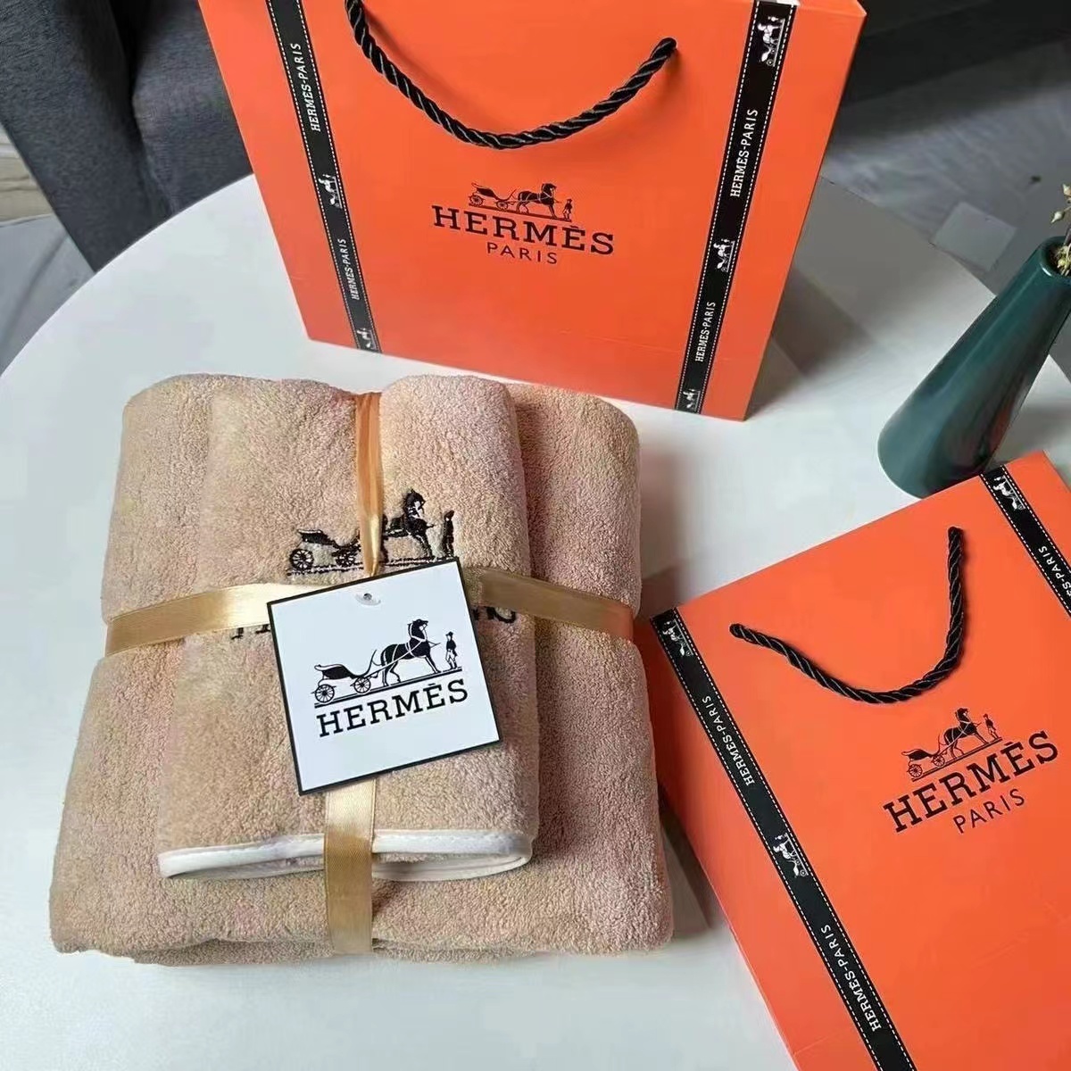 詳細な写真と価格については私に連絡してください。