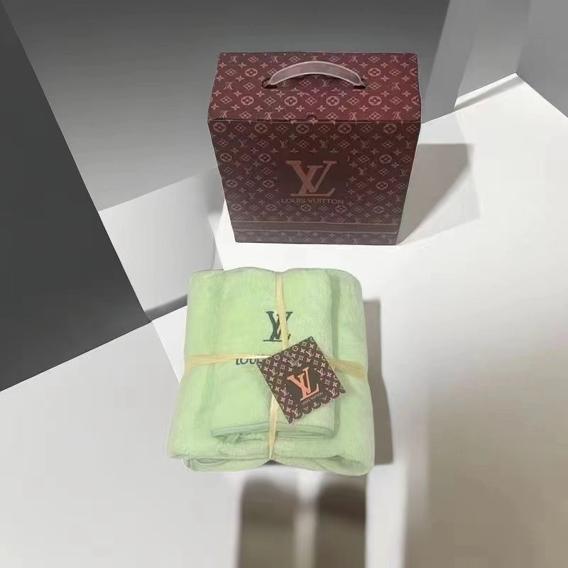 詳細な写真と価格については私に連絡してください。