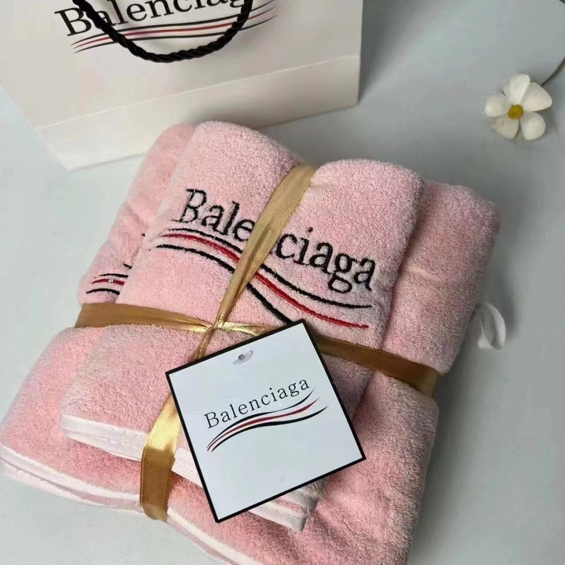 詳細な写真と価格については私に連絡してください。