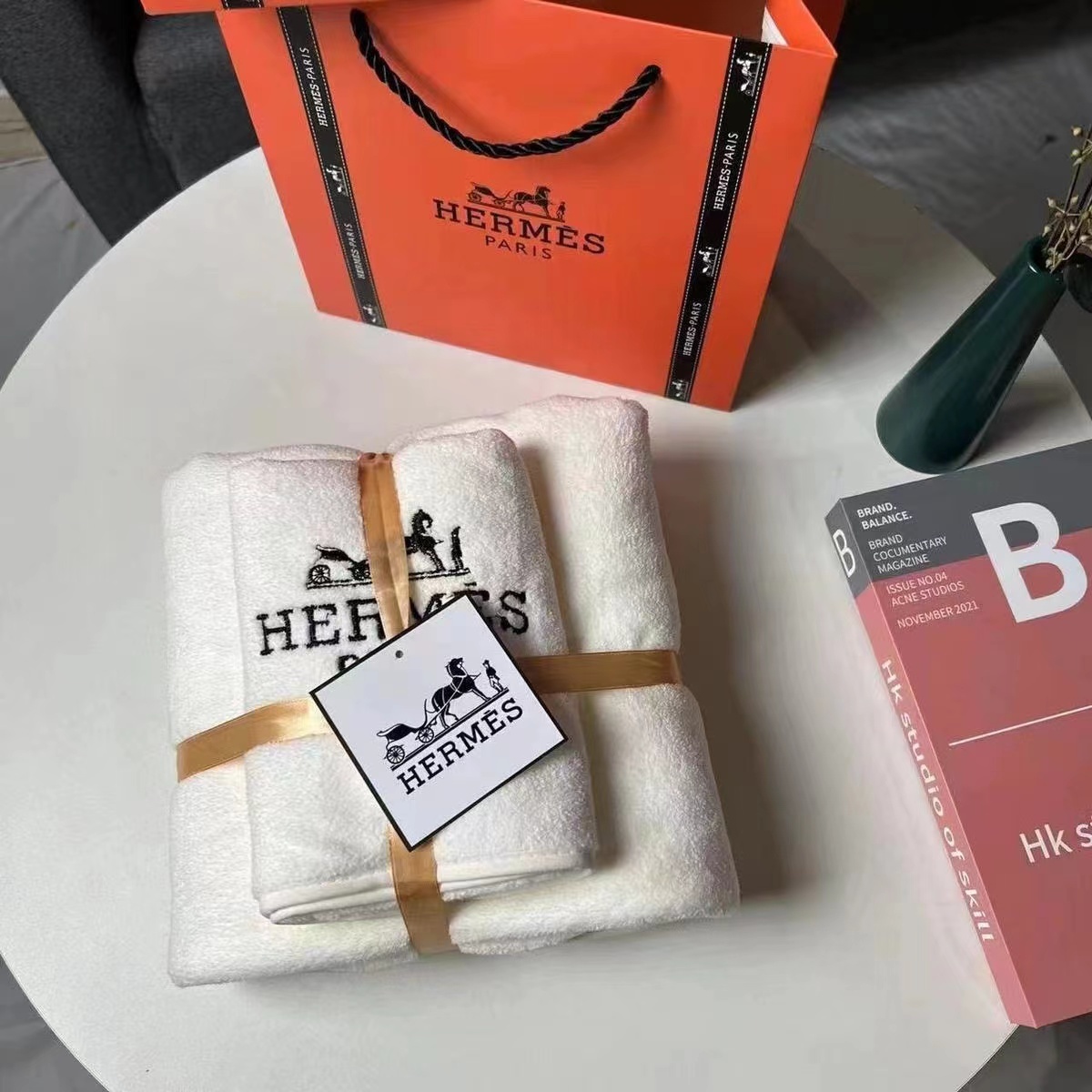 詳細な写真と価格については私に連絡してください。