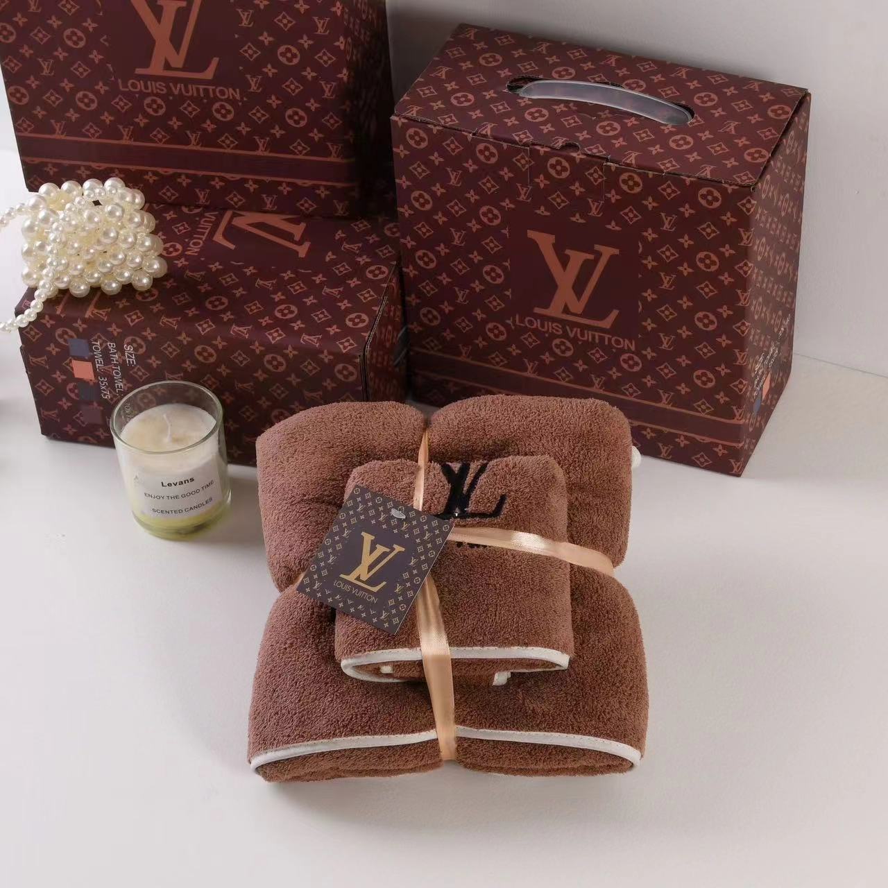 詳細な写真と価格については私に連絡してください。