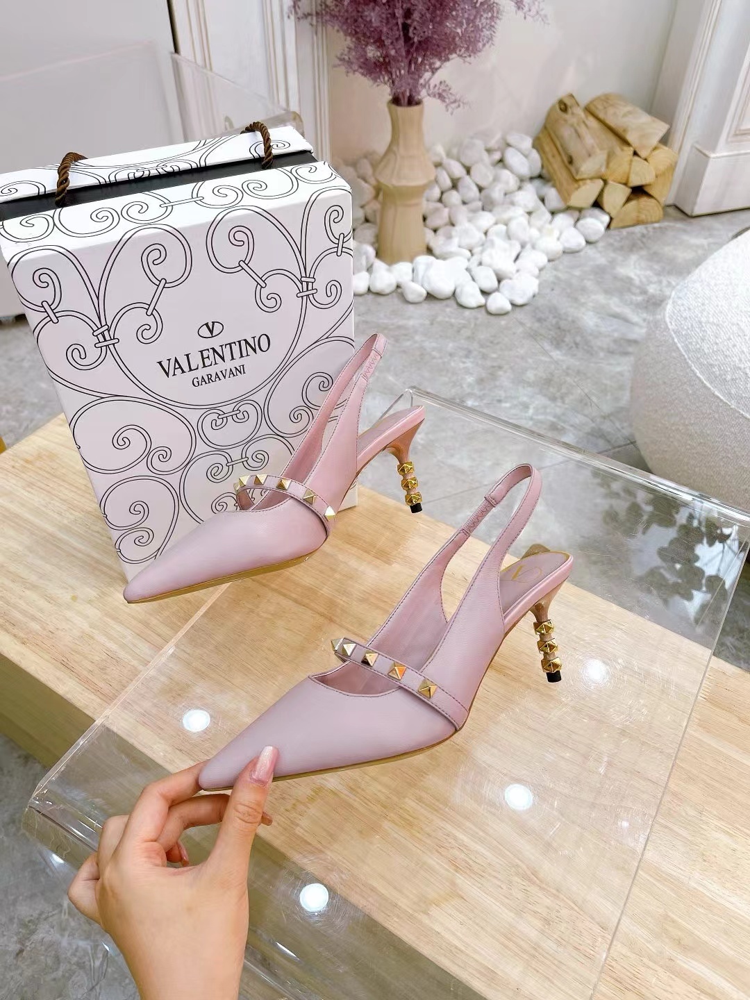 詳細な写真と価格については私に連絡してください。