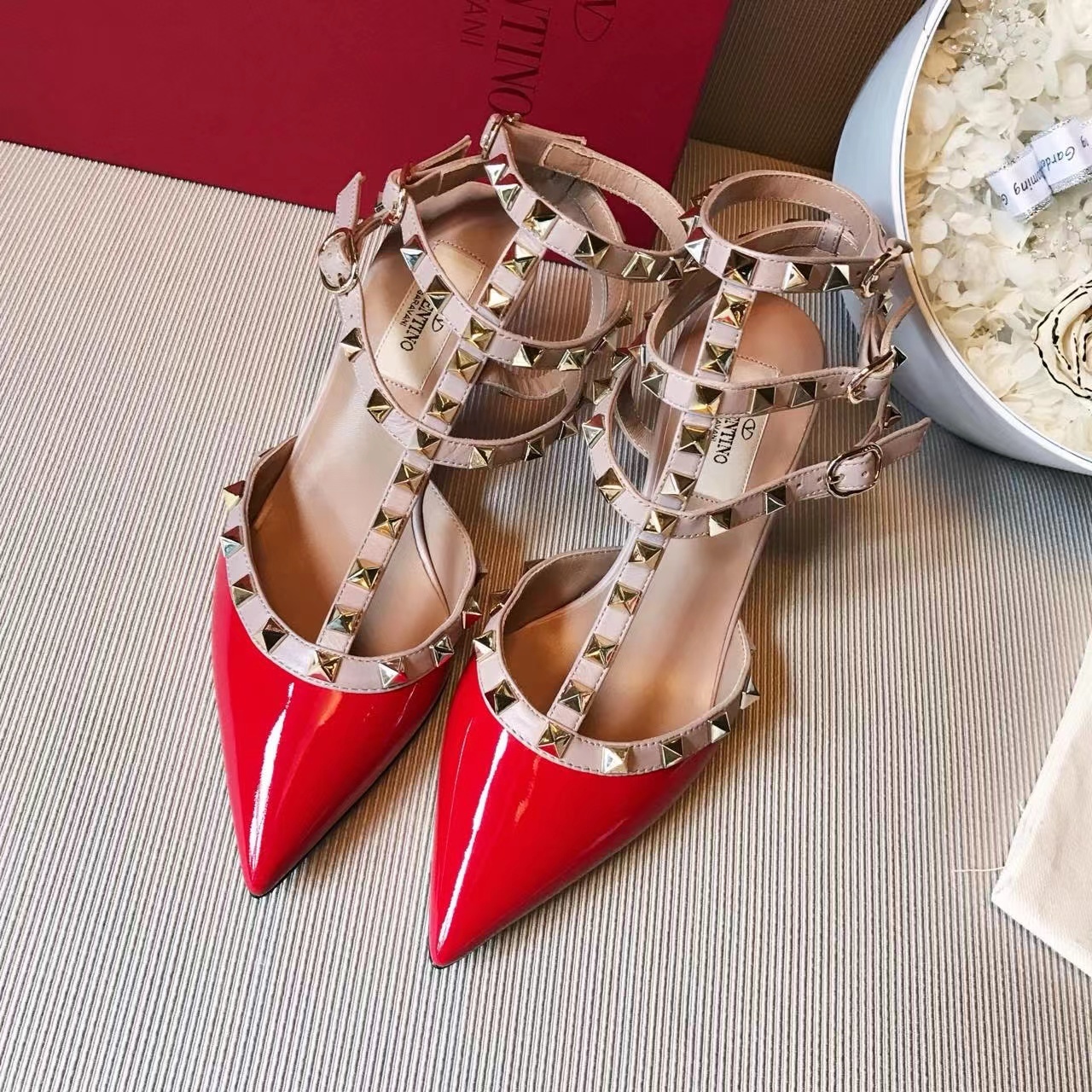 詳細な写真と価格については私に連絡してください。