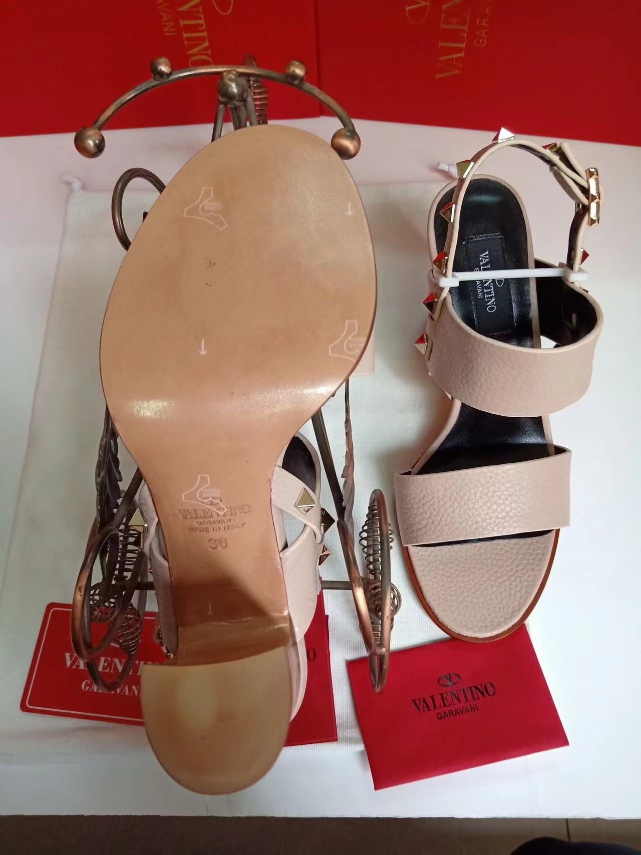 詳細な写真と価格については私に連絡してください。