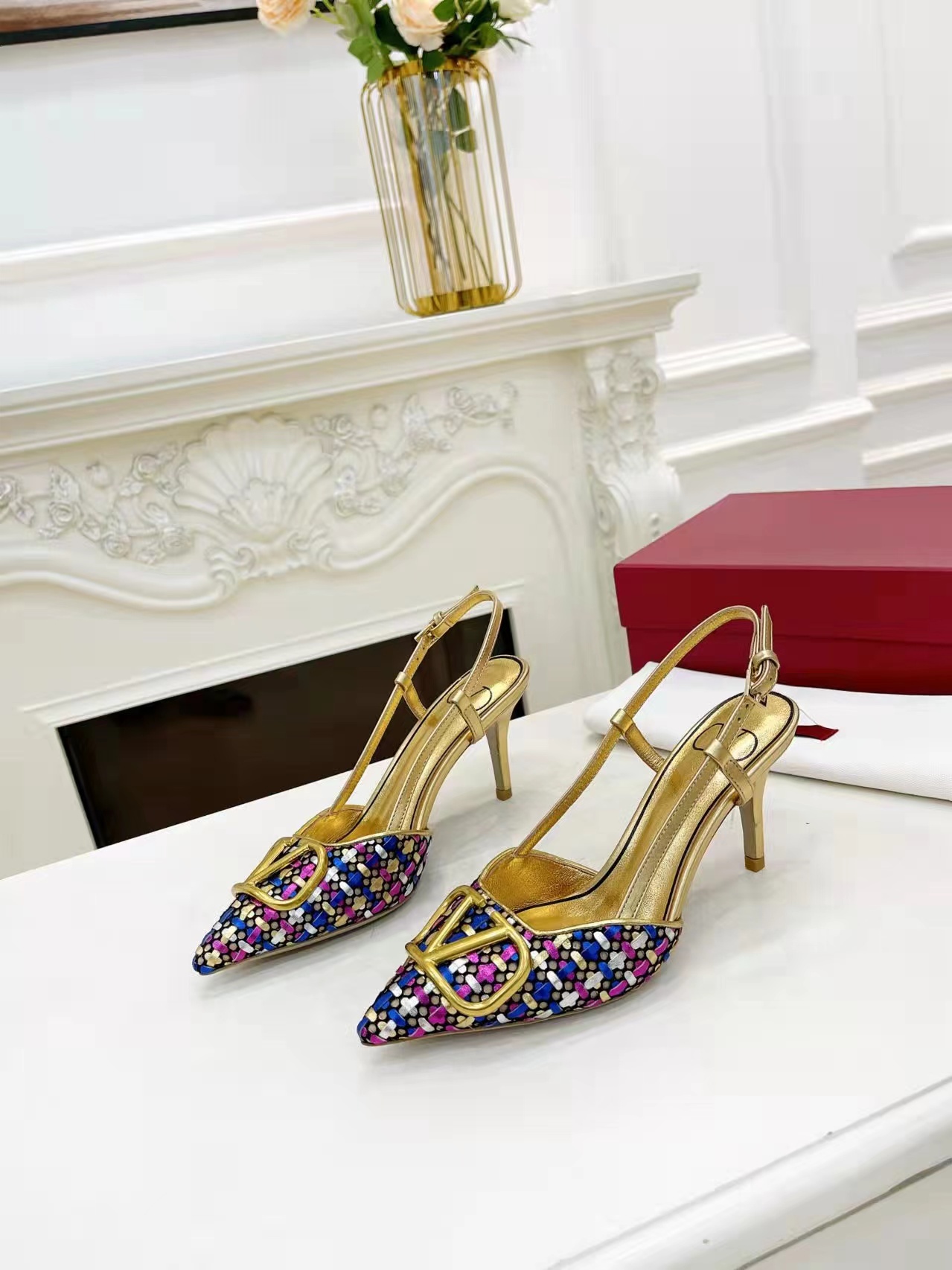 詳細な写真と価格については私に連絡してください。