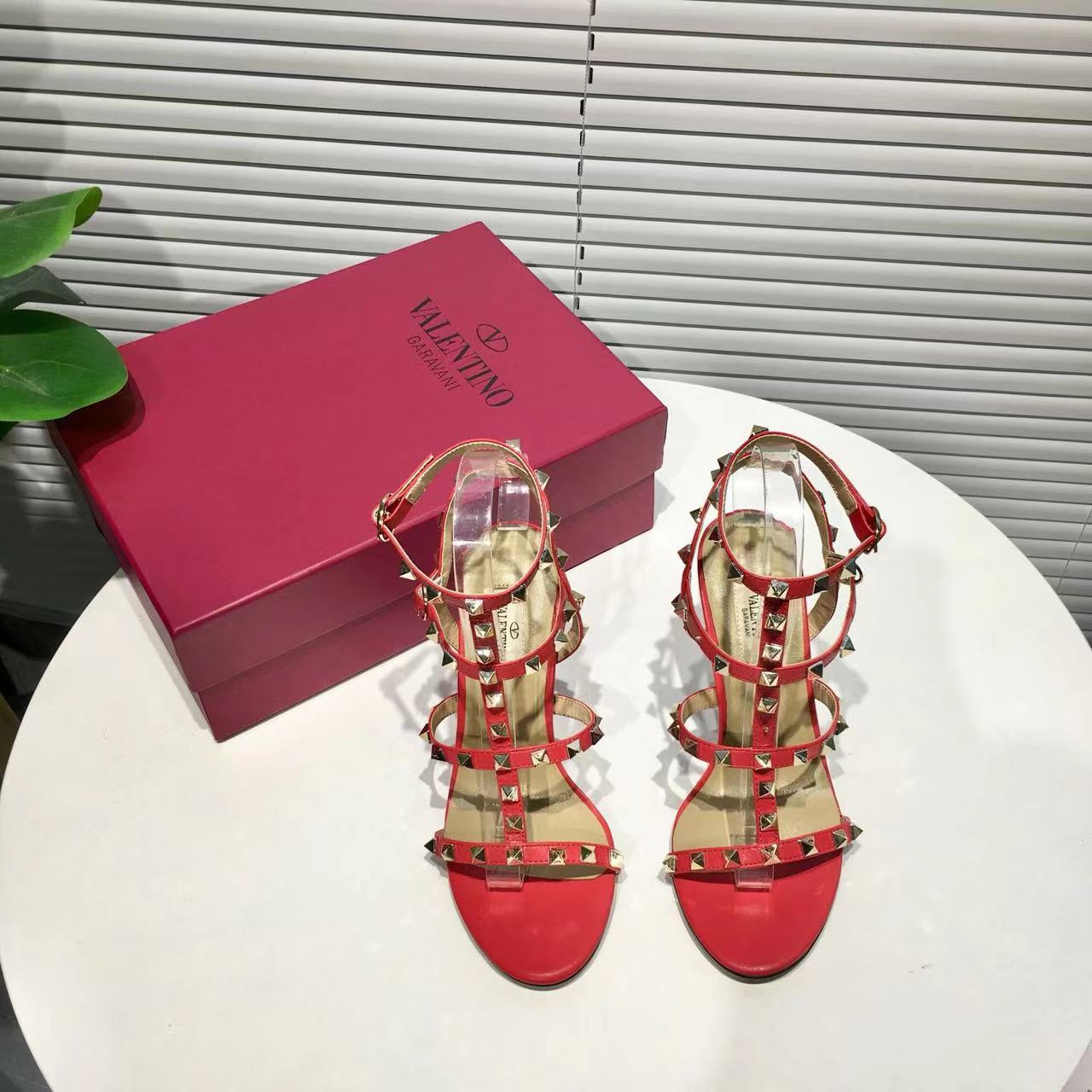 詳細な写真と価格については私に連絡してください。