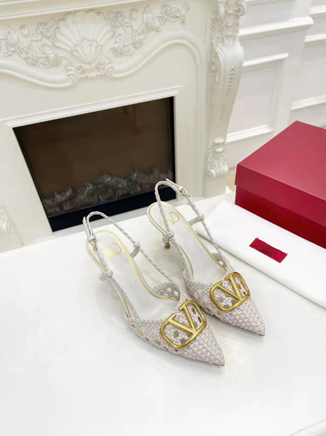 詳細な写真と価格については私に連絡してください。