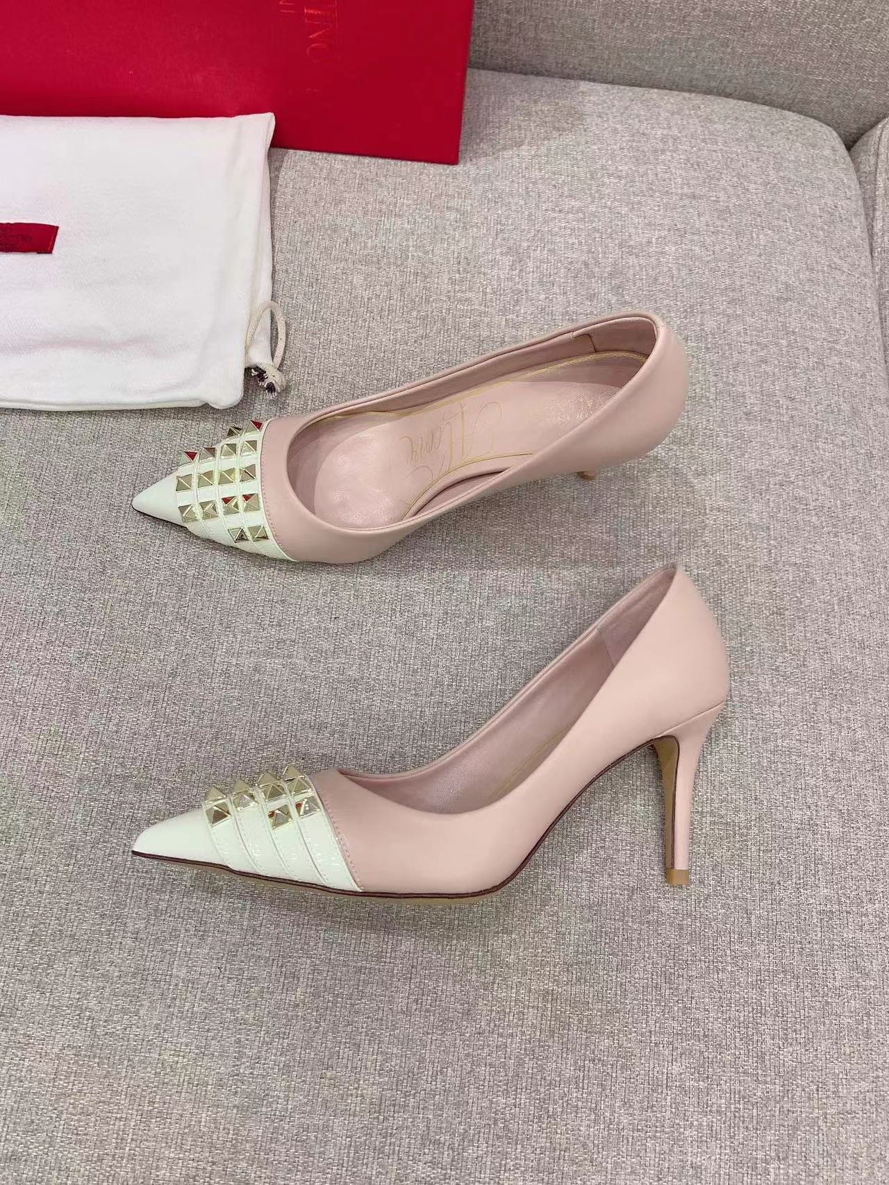 詳細な写真と価格については私に連絡してください。