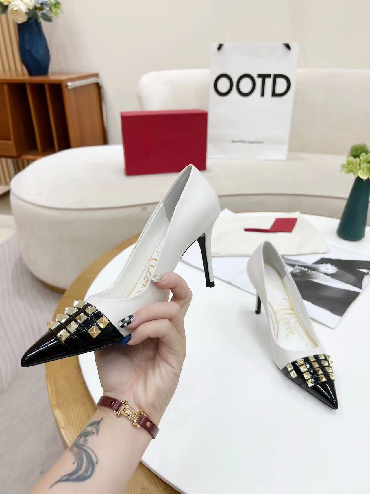 詳細な写真と価格については私に連絡してください。