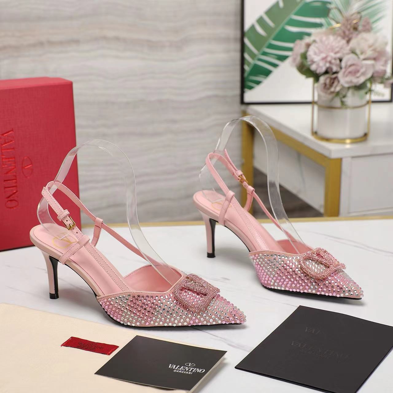 詳細な写真と価格については私に連絡してください。