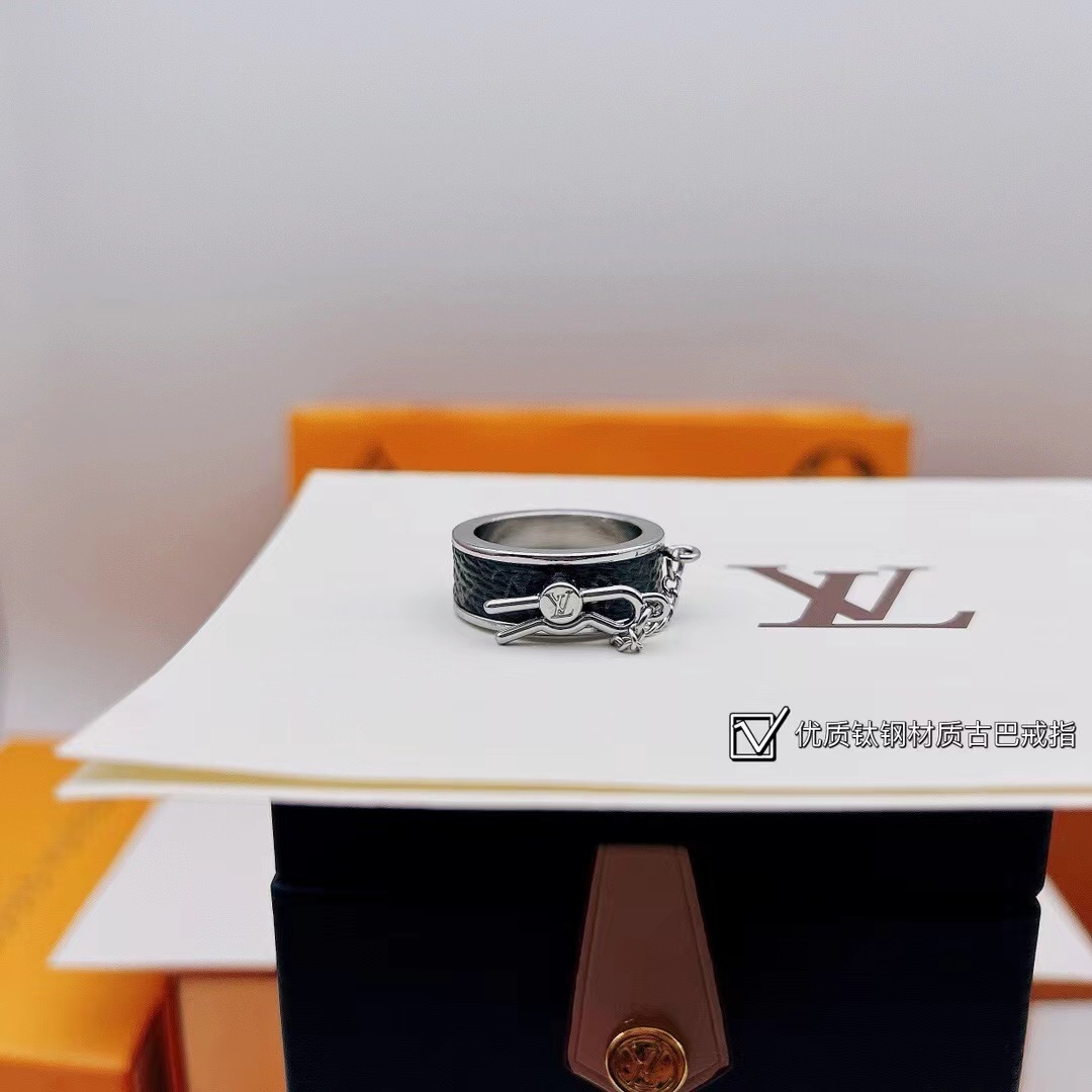 詳細な写真と価格については私に連絡してください