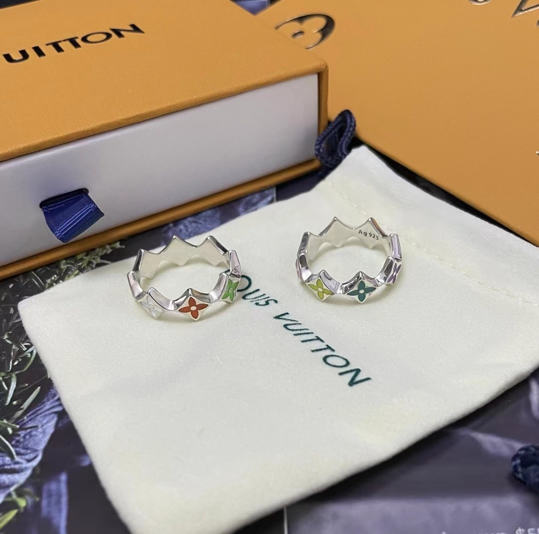 詳細な写真と価格については私に連絡してください