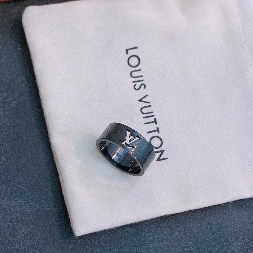 詳細な写真と価格については私に連絡してください