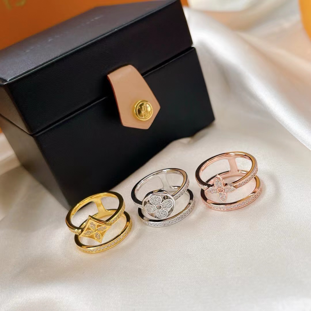 詳細な写真と価格については私に連絡してください