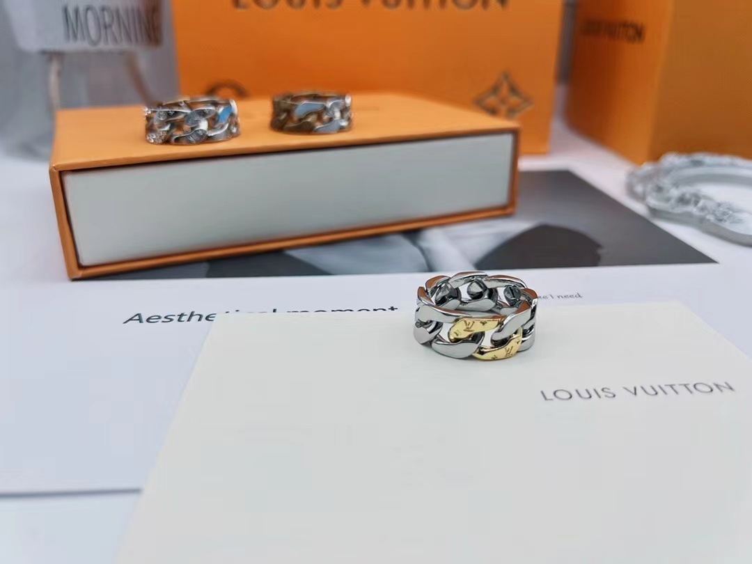 詳細な写真と価格については私に連絡してください