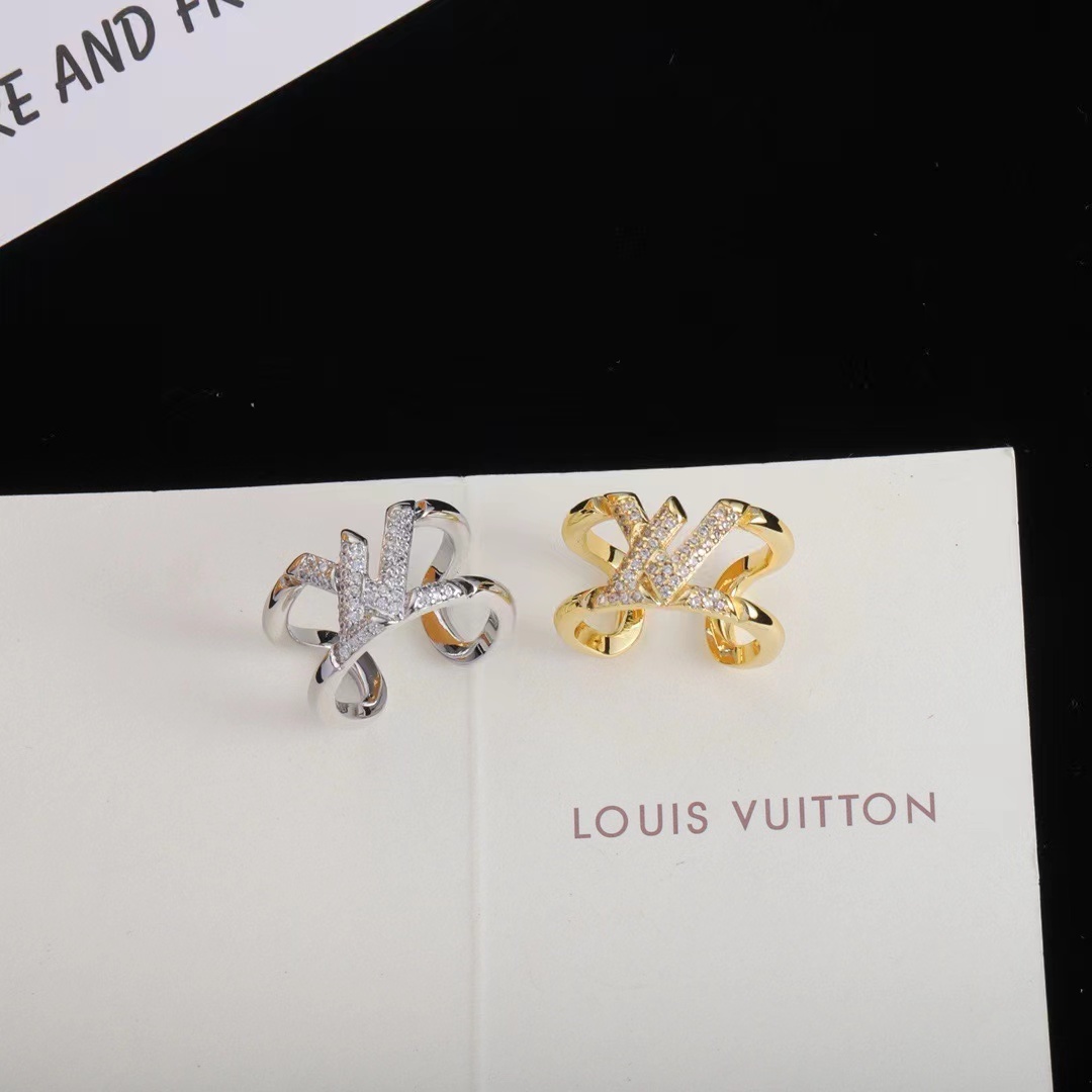 詳細な写真と価格については私に連絡してください