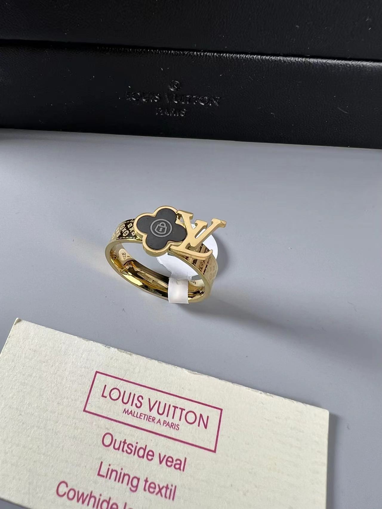 詳細な写真と価格については私に連絡してください