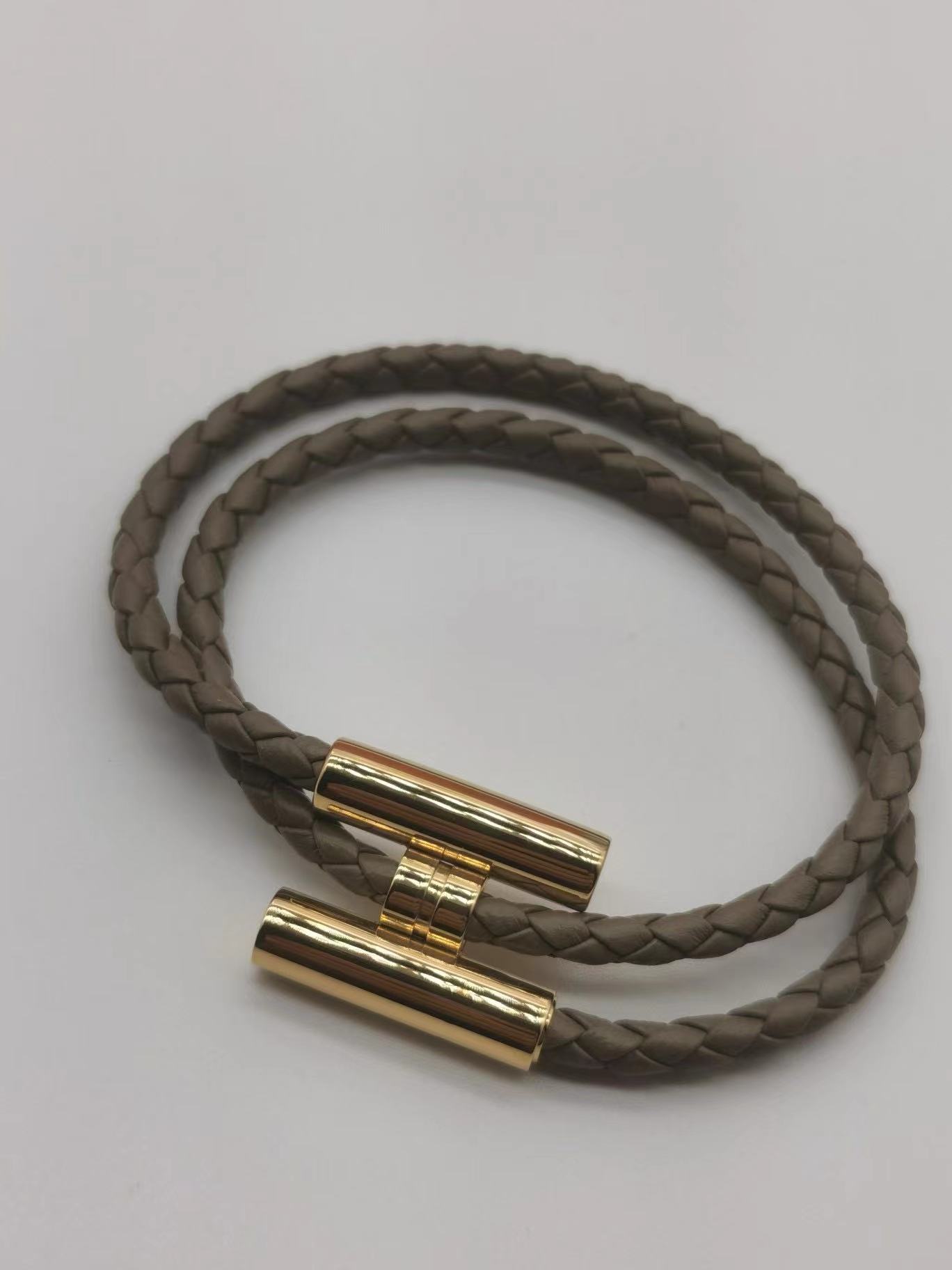 詳細な写真と価格については私に連絡してください。