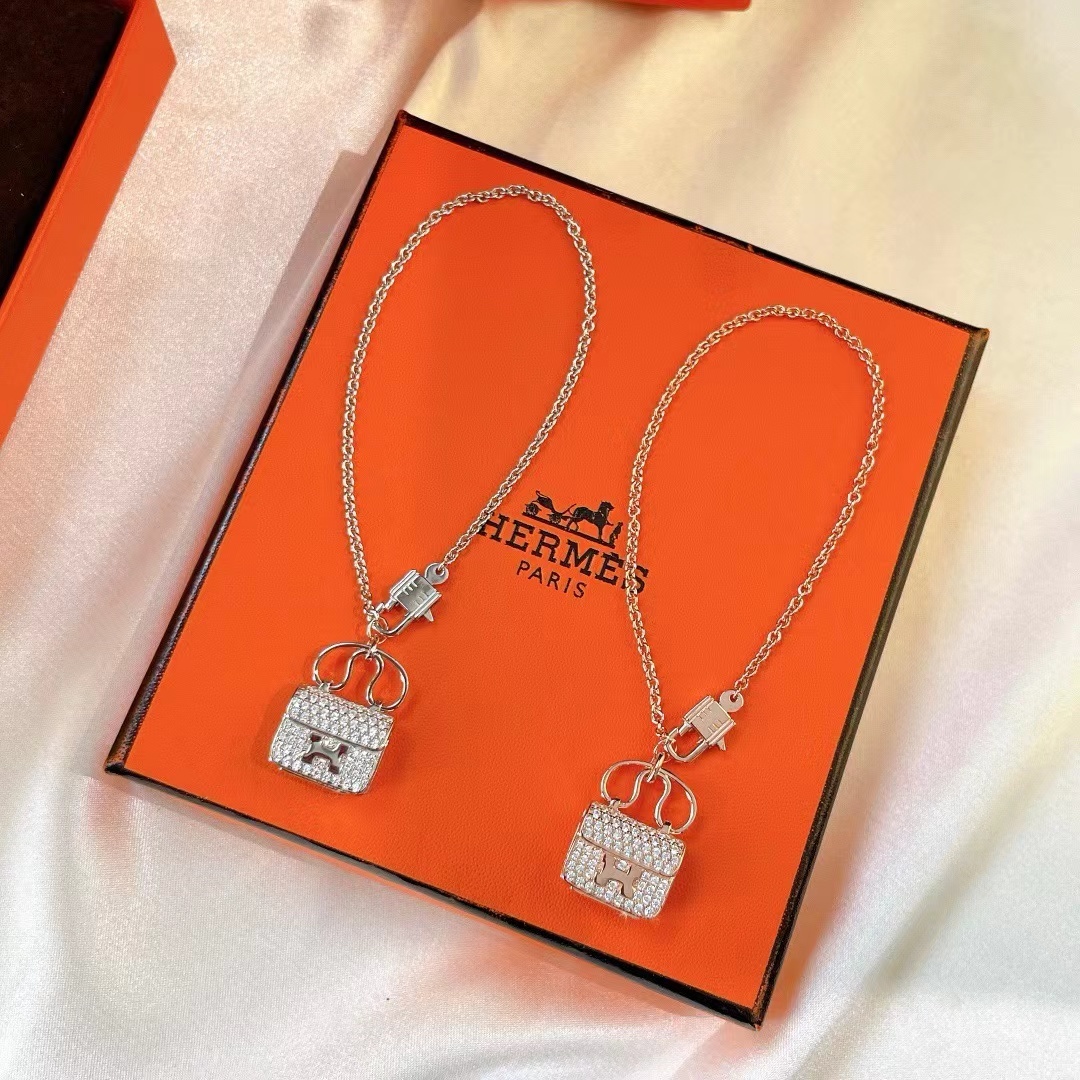 詳細な写真と価格については私に連絡してください。