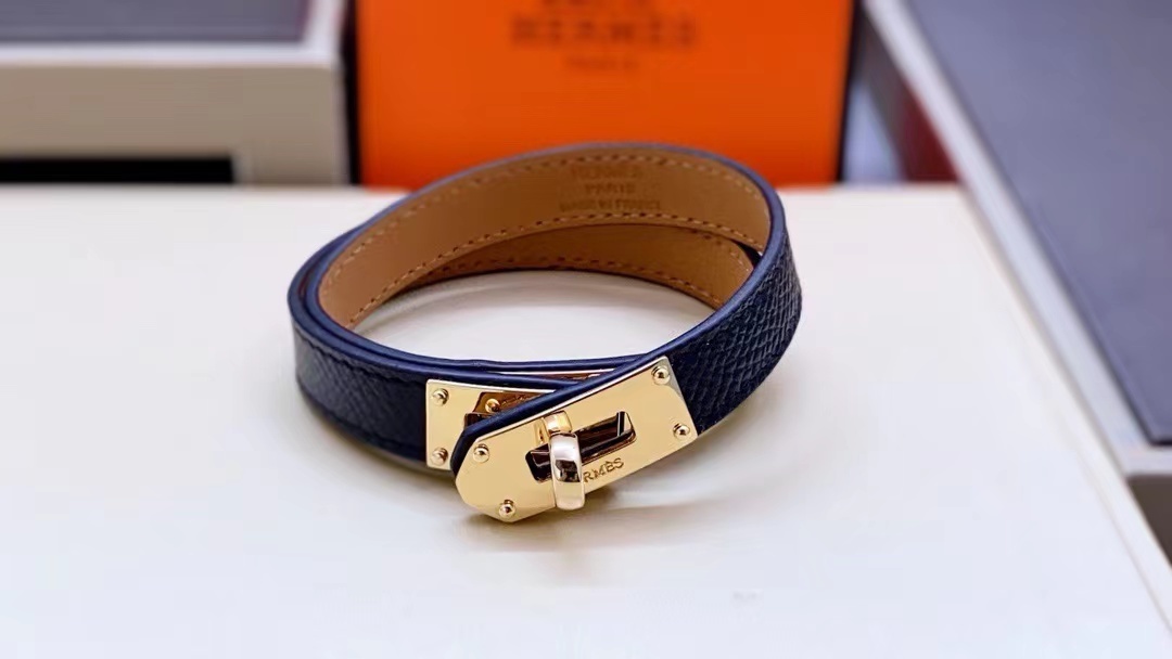 詳細な写真と価格については私に連絡してください。